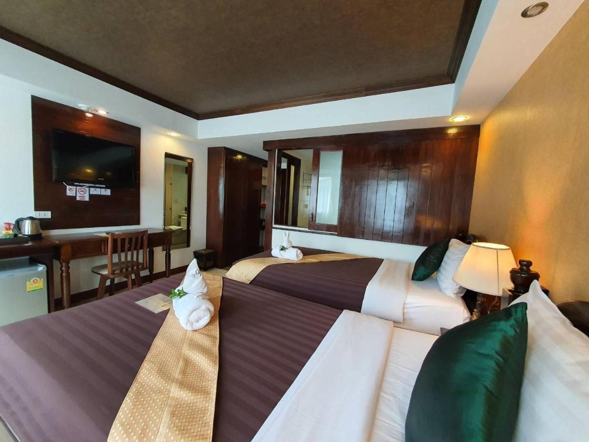 Goldenbell Hotel Chiangmai Chiang Mai Extérieur photo