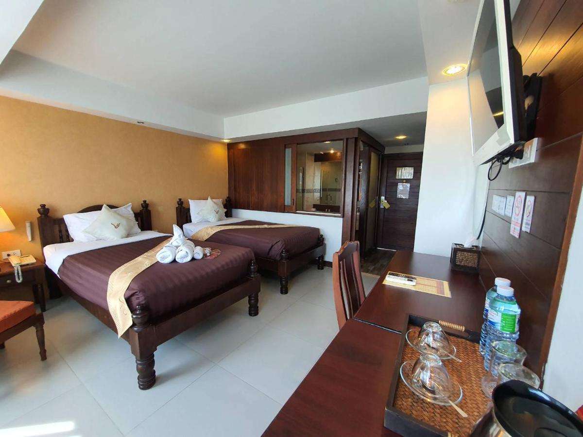 Goldenbell Hotel Chiangmai Chiang Mai Extérieur photo