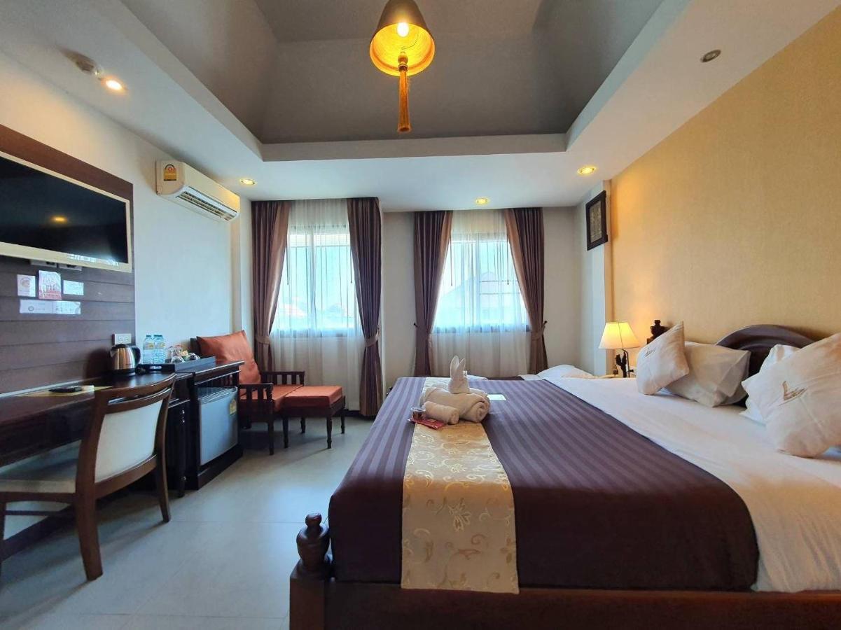 Goldenbell Hotel Chiangmai Chiang Mai Extérieur photo