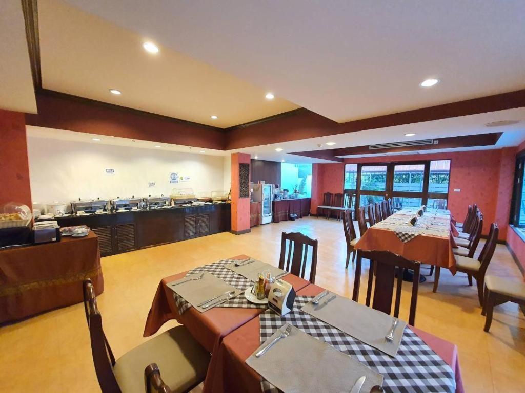 Goldenbell Hotel Chiangmai Chiang Mai Extérieur photo